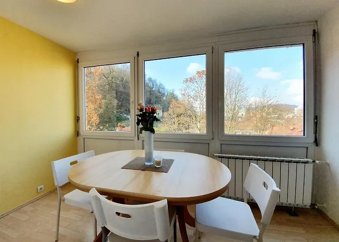 Bossa Nova Castle&outstanding With Garage